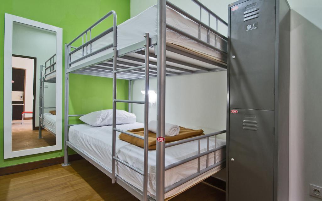 Cx Hostel Kuta Raya Extérieur photo
