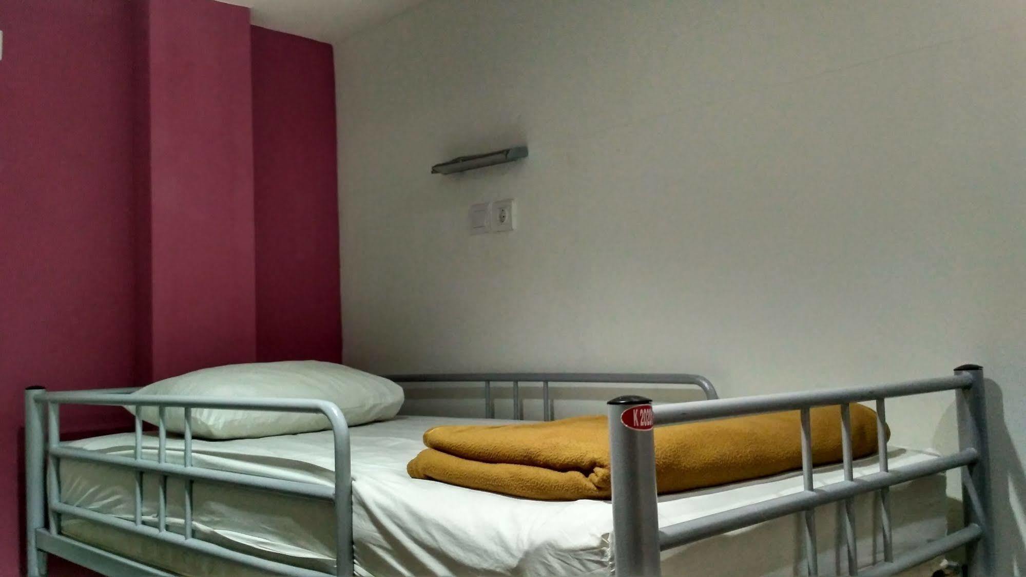 Cx Hostel Kuta Raya Extérieur photo