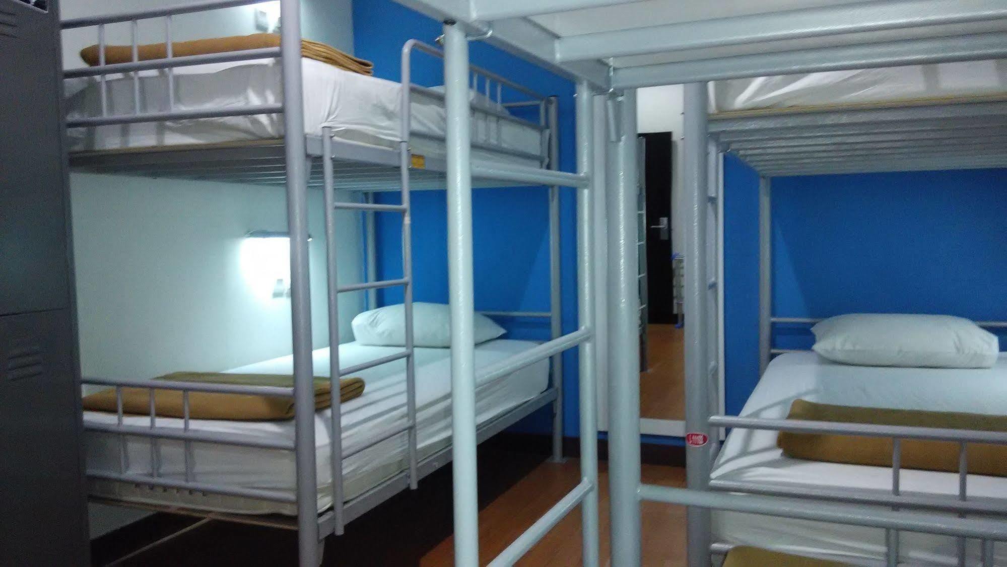 Cx Hostel Kuta Raya Extérieur photo