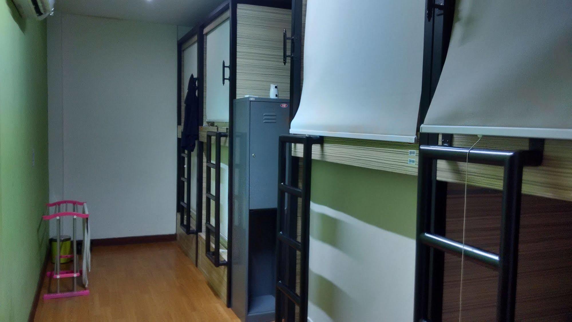 Cx Hostel Kuta Raya Extérieur photo