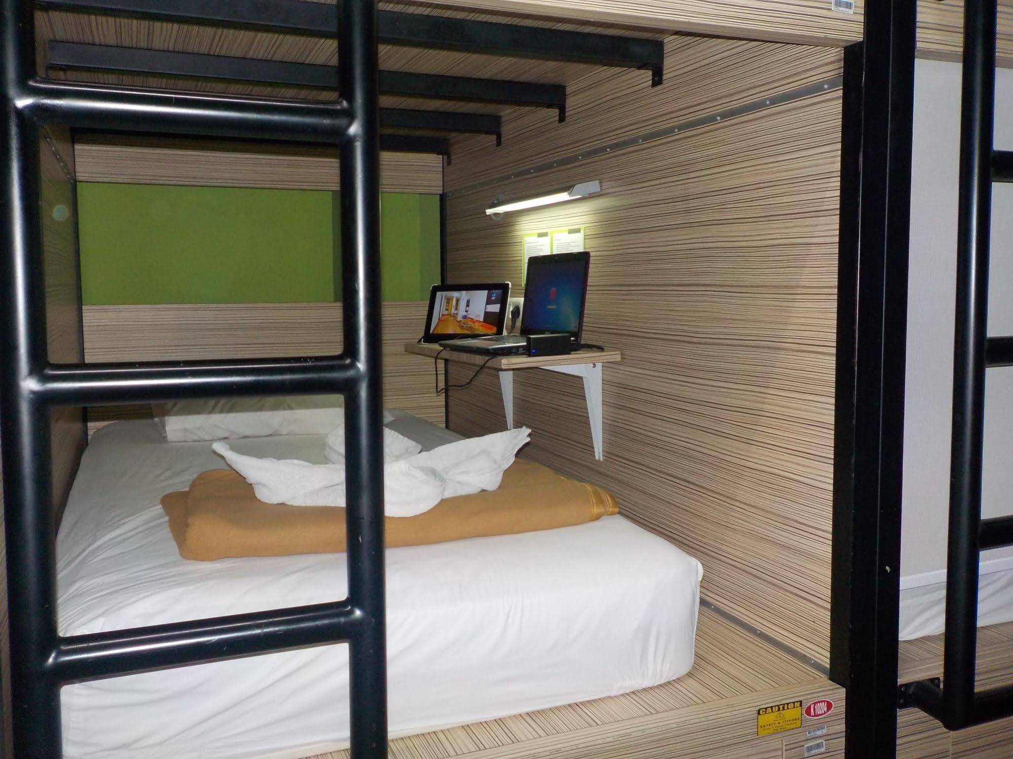 Cx Hostel Kuta Raya Extérieur photo
